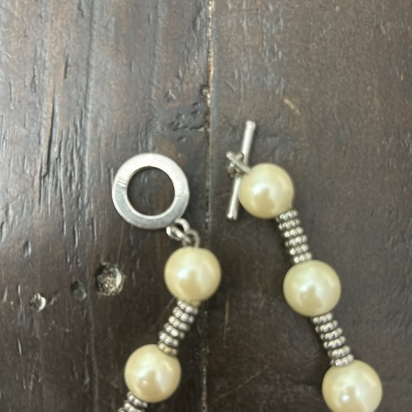 Chaps Faux Pearl & Silver Tone Beaded Necklace approx 23 inches long - Picture 3 of 5